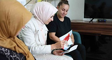 Bakan Göktaş, Cumhurbaşkanı Erdoğan'ın "Terörsüz Türkiye" mektubunu Yalova'da şehit ailesine ulaştırdı