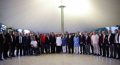 Bakan Göktaş, Türkiye Harp Malulü Gaziler, Şehit Dul ve Yetimleri Derneği şube başkanları ile bir araya geldi