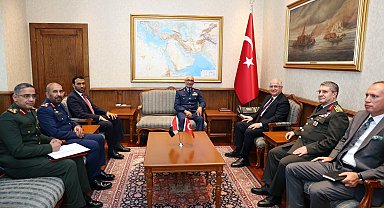 Bakan Güler, Birleşik Arap Emirlikleri Genelkurmay Başkanı İssa Saif Mohammed'i kabul etti