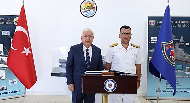 Bakan Güler, İstanbul Tersanesi Komutanlığını ziyaret etti