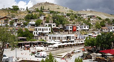 Başkan Pekyatırmacı'dan YKS başarısı için tebrik ve Selçuklu'ya hoş geldin mesajı