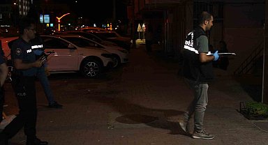 Husumetlileri çiçekçiyi dükkanında silahla yaralayıp kaçtı
