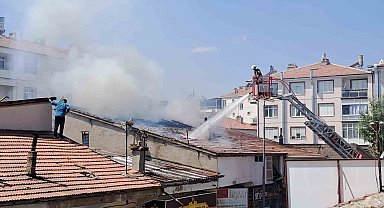 Karaman'da çatı yangını korkuttu
