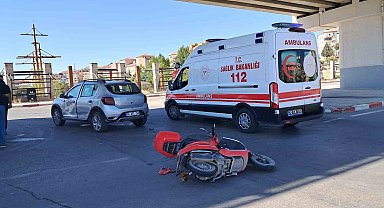 Karaman'da otomobil ile motosiklet çarpıştı: 1 yaralı