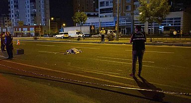Kayseri'de feci kaza... Yolun karşısına geçen yayaya peş peşe 2 otomobil çarptı: 1 ölü