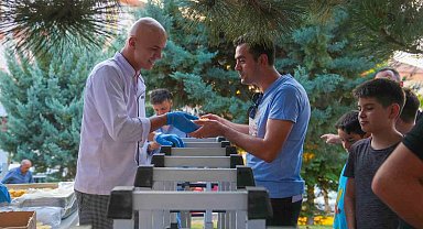 Kibar Feyzo filmi Keçiören'de açık hava sinemasında gösterimdeydi