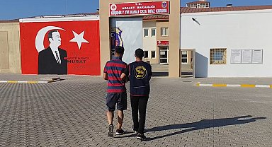 Kıyafet değiştirerek tanınmamaya çalışan cezaevi firarisi jandarmadan kaçamadı