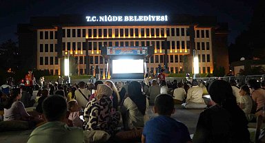 Niğde'de minderli sinema günleri büyük katılımla tamamlandı