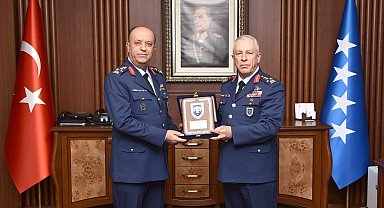 Orgeneral Güneykaya, Muharip Hava Kuvveti Komutanlığı görevini Korgeneral Dalkıran'a devretti