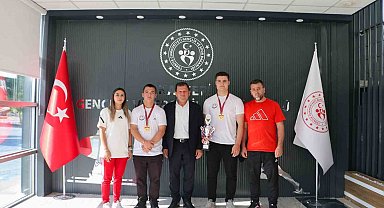 Şampiyon sporculardan Kabakcı'ya ziyaret