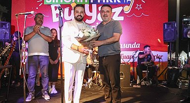 Sanatçı Uğur Karatekin sevilen şarkılarını Sincanlılar için seslendirdi