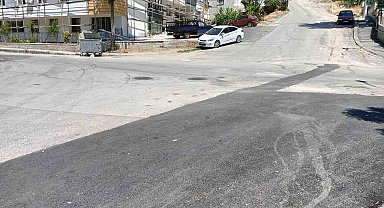Sürücü fren yerine gaza bastı: 2 yaralı
