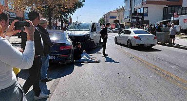 Ankara'da ticari araç ile otomobil çarpıştı: 2 yaralı