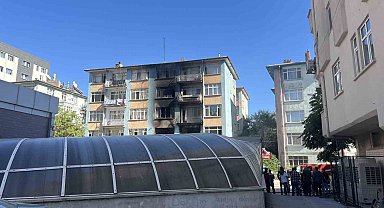 Apartmanda çıkan yangından 13 kişi etkilendi