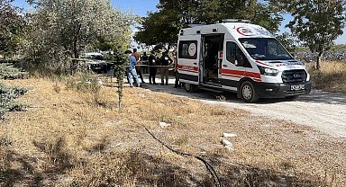 Bir genç yol kenarında ölü bulundu