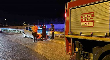Sıkışmalı trafik kazası ihbarı, ekipleri harekete geçirdi: 3 yaralı