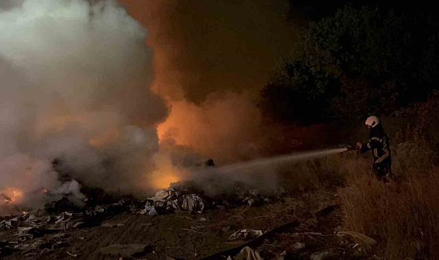 Atık yangını eve sıçramadan söndürüldü