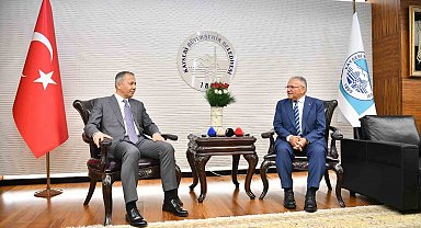 Bakan Yerlikaya'dan Başkan Büyükkılıç'a 'örnek belediyecilik' övgüsü