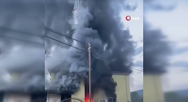 Akşam namazı öncesi cami alev alev yandı