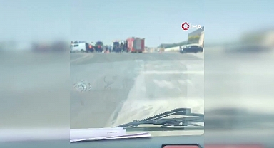 Panelvan Tıra Çarptı: 3 Yaralı, 1'inin Durumu Ağır